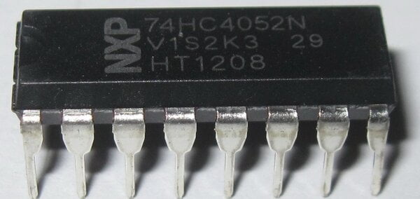 IC 744052 IC 744052